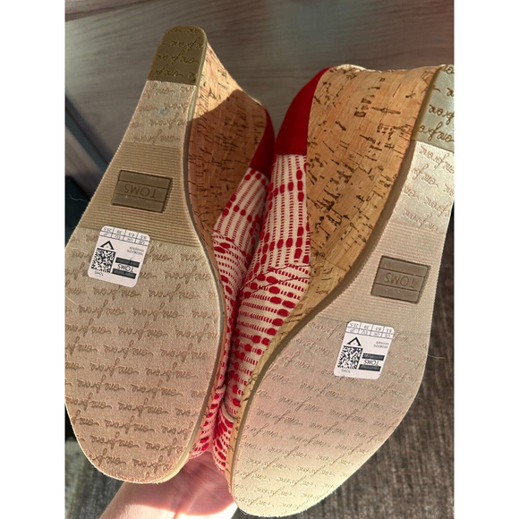 TOMS Multi Cross Stitch Open Toe Wedges Red and White size 8.5 - Picture 12 of 12